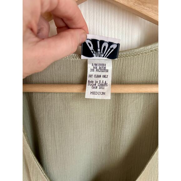 90's Light Green 100% Rayon Women's Vest Size Medium | Grunge Minimalist Style - Picture 10 of 15